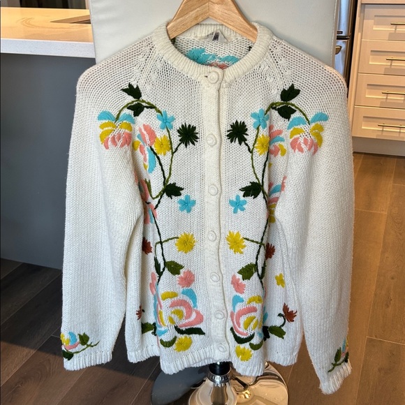 Vintage Acrylic Embroidered Floral Sweater Cardigan Made in Korea Size M - L - Picture 5 of 13